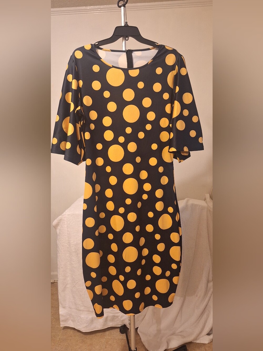 Black and Yellow Polka Dot Women's Dress - Plus Size - Picture 4 of 7